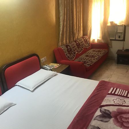Hotel Sukant Palace Дели Экстерьер фото